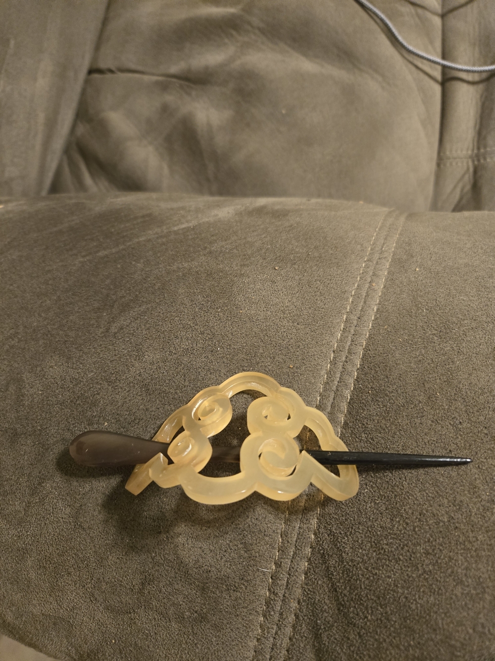 Decorative Hair Stick Set in Amber and Black